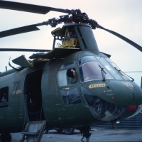 HMM-262 CH-46 unfolding blades
