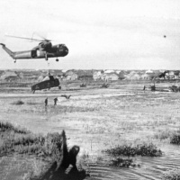 HR2-S picking up UH-34 1964